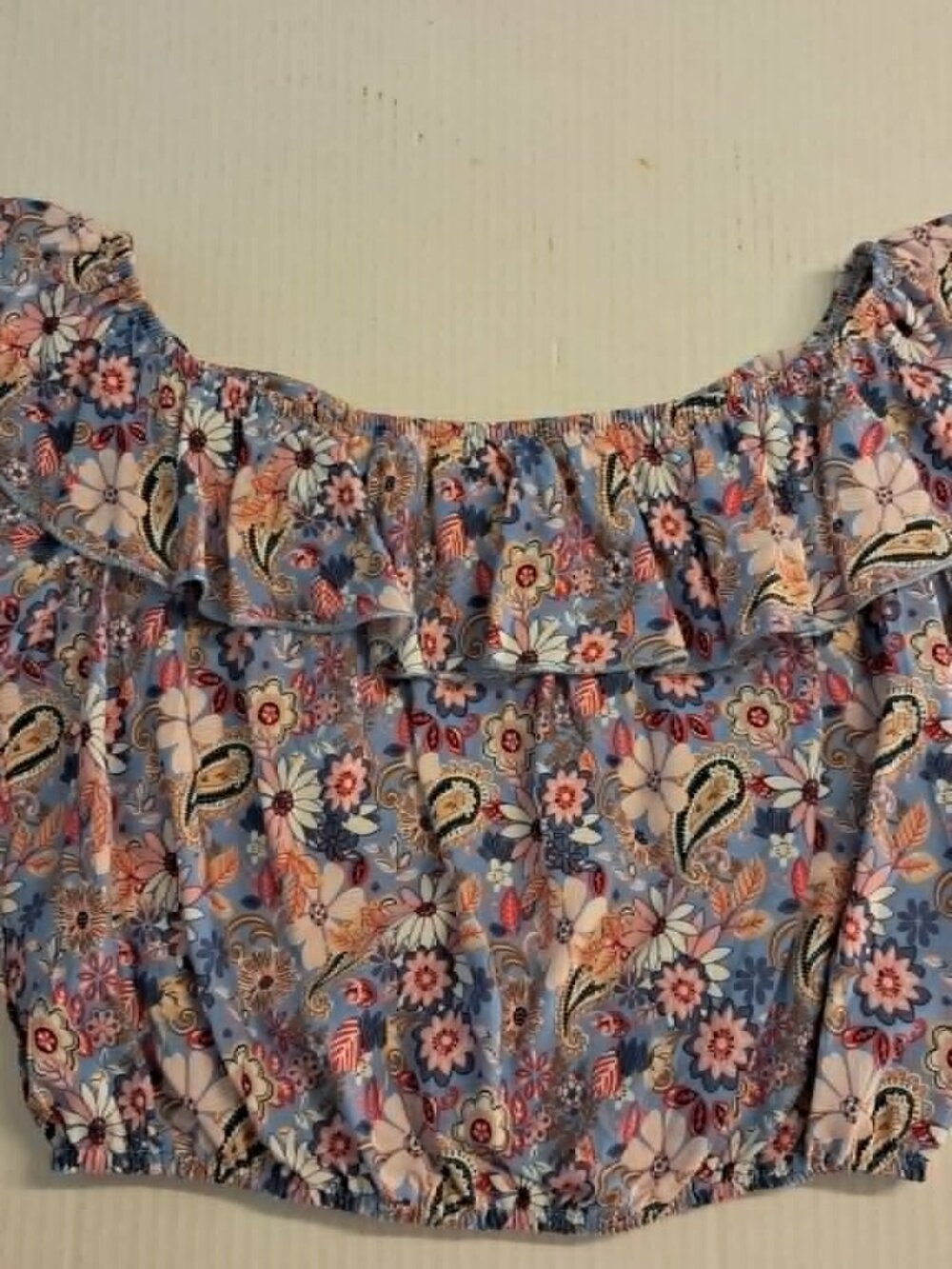 Colorful Floral Ruffle Top M/L - Picture 5 of 9
